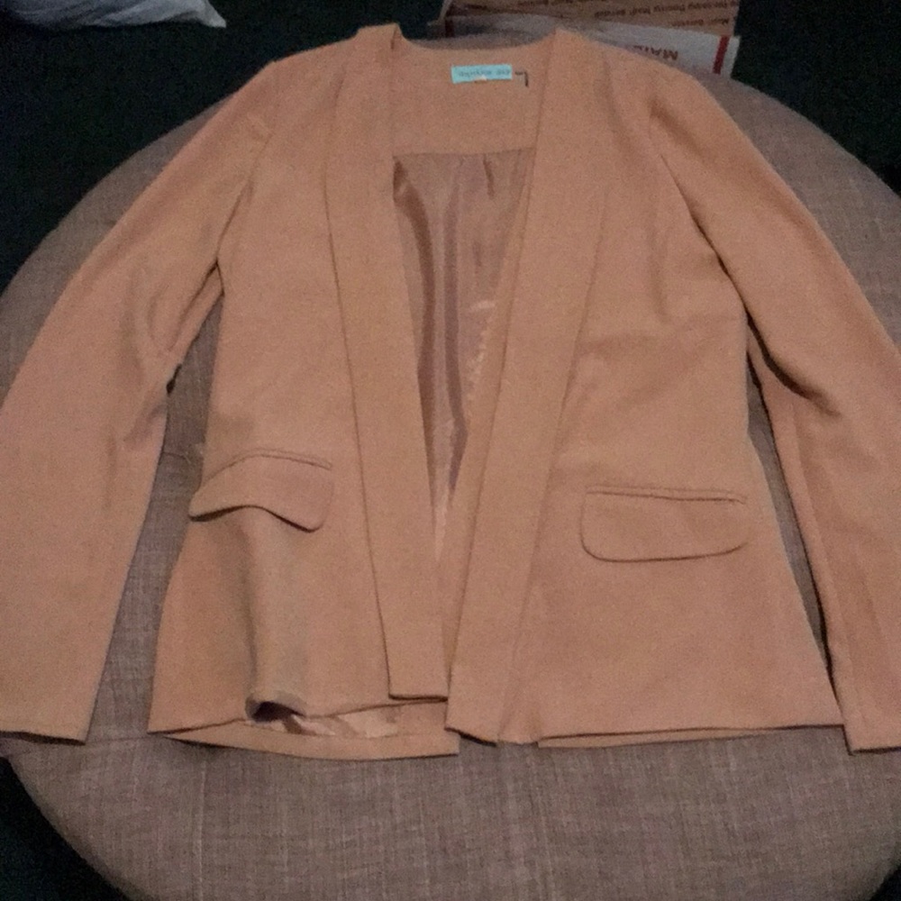 Business blazer with open back